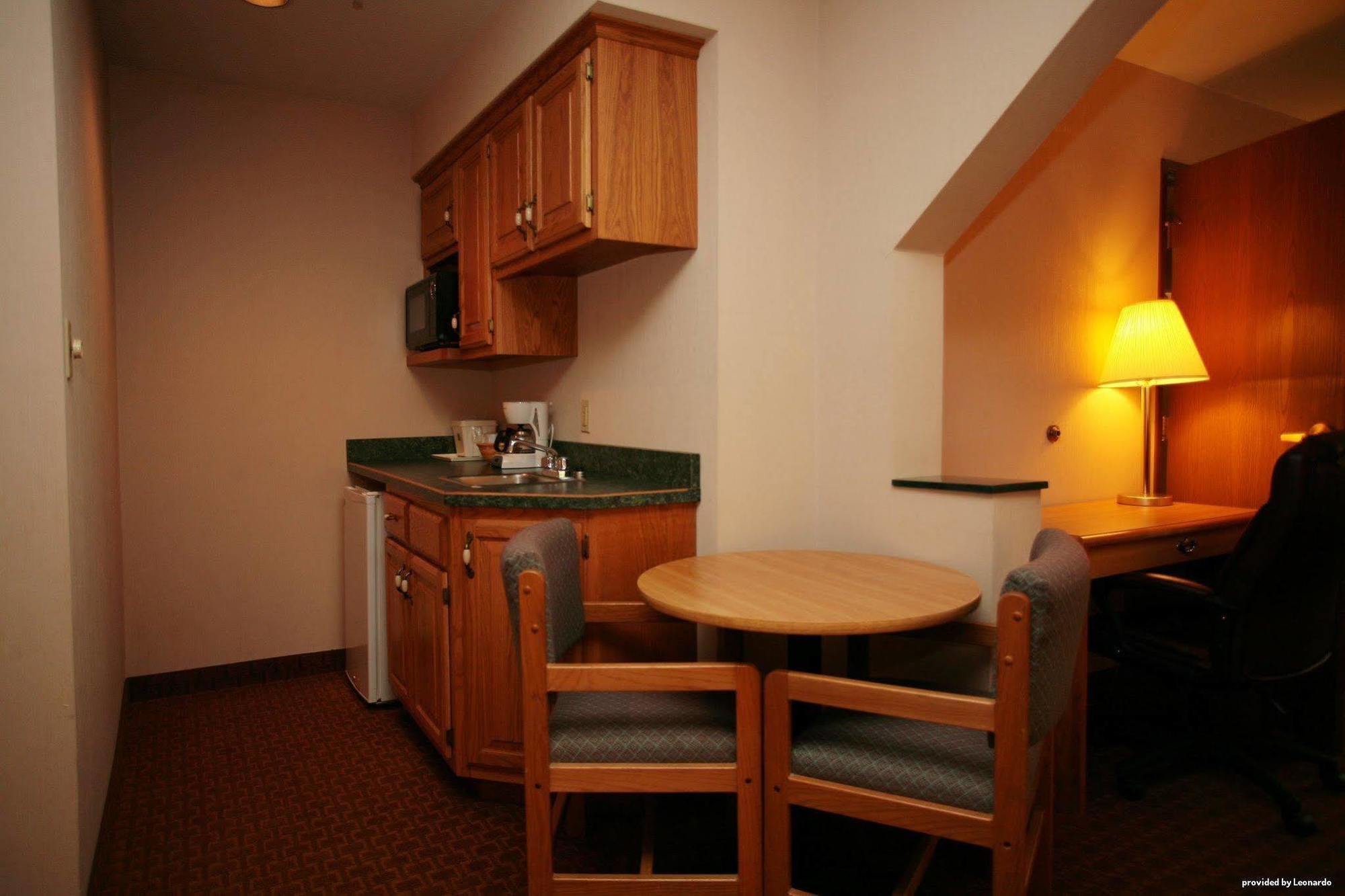 Best Western Flora Inn Bilik gambar